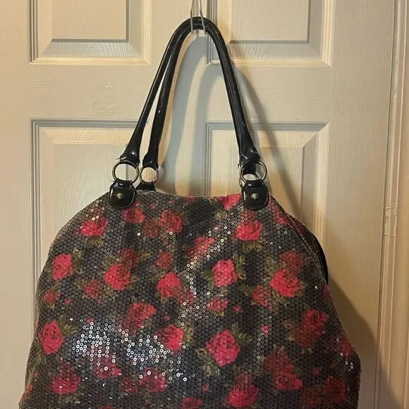 BETSEY JOHNSON Full SEQUINS RED ROSES Tote HOBO  Weekender Bag - Picture 3 of 16